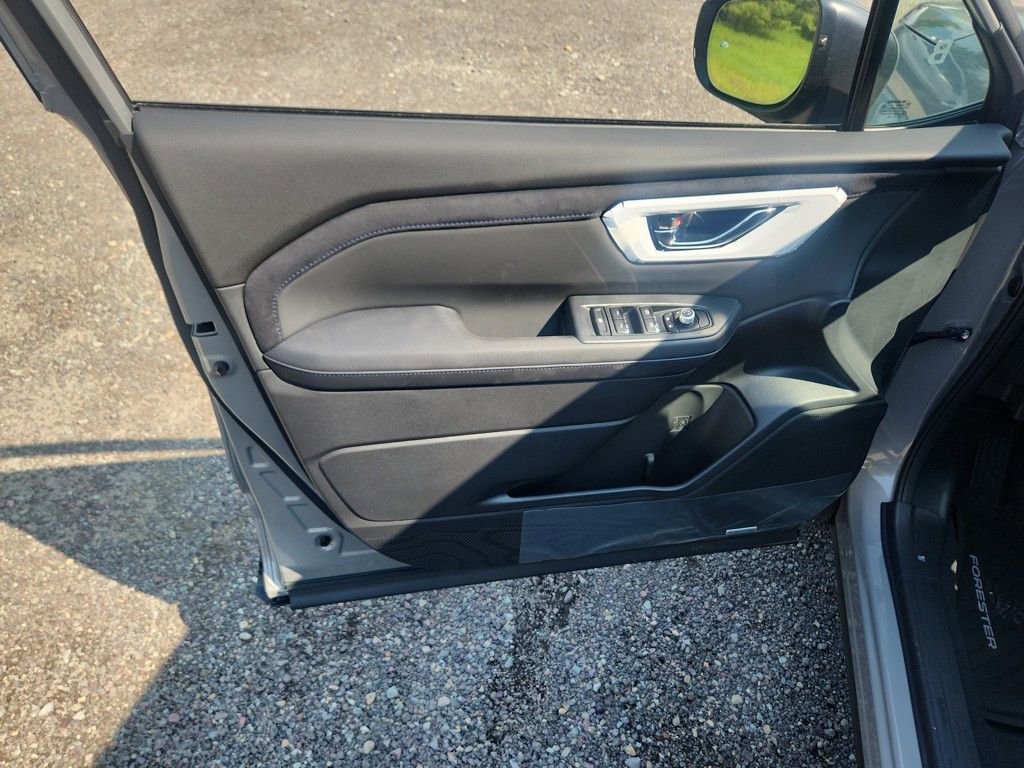 New 2025 Subaru Forester Limited w/ Popular Package image 12