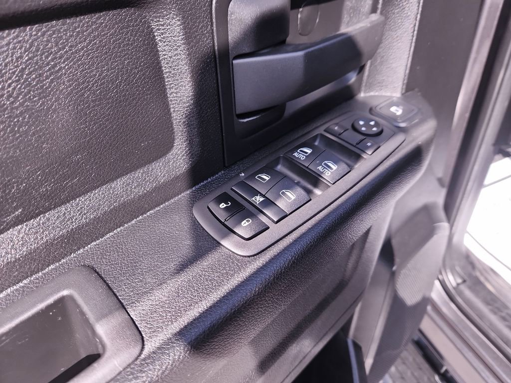 Used 2024 RAM 3500 Tradesman w/ Chrome Appearance Group image 13