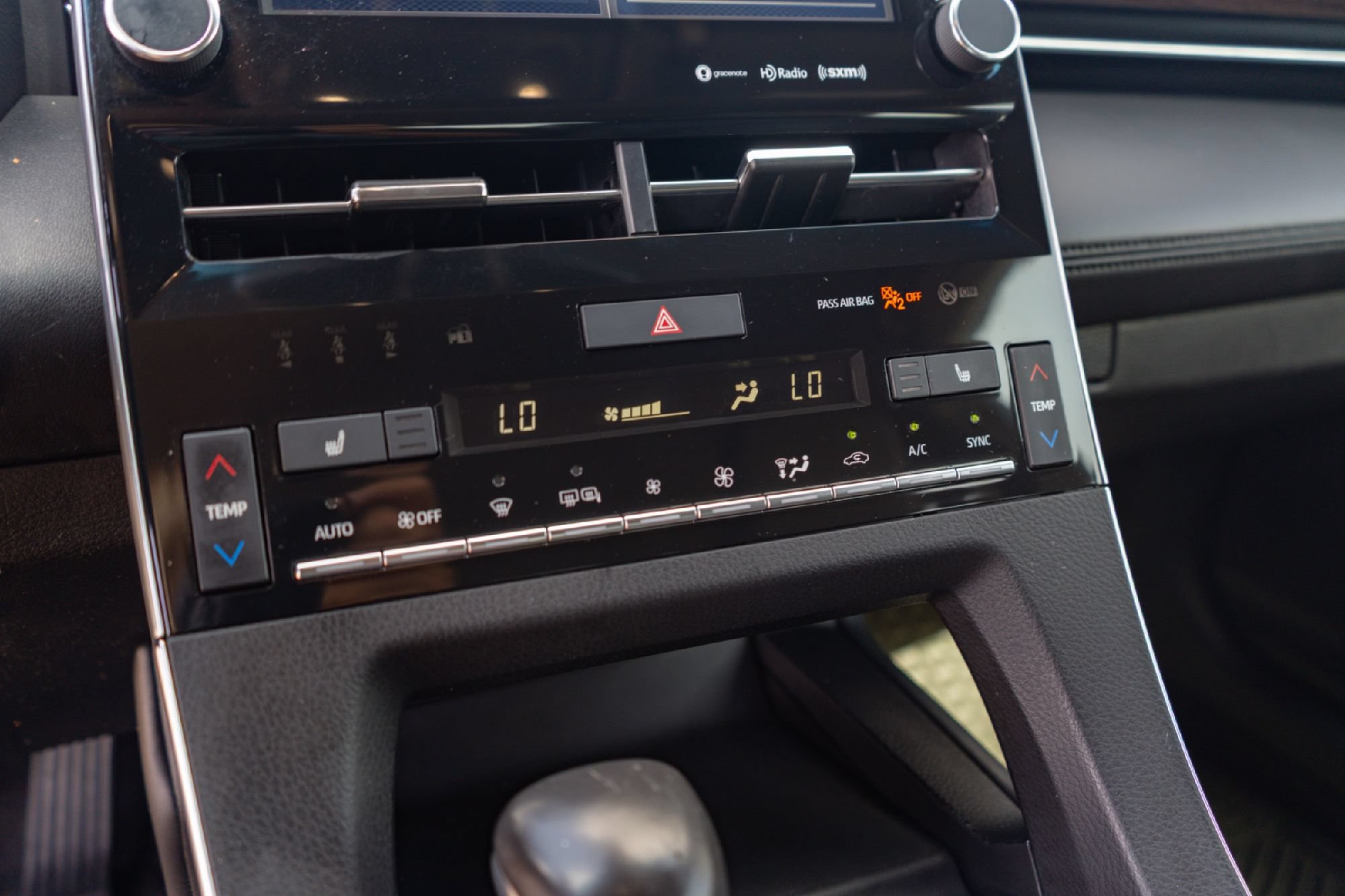 Used 2021 Toyota Avalon XLE FWD image 16