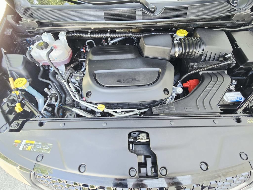 Used 2024 Chrysler Pacifica Touring-L w/ Road Tripper Package FWD image 18