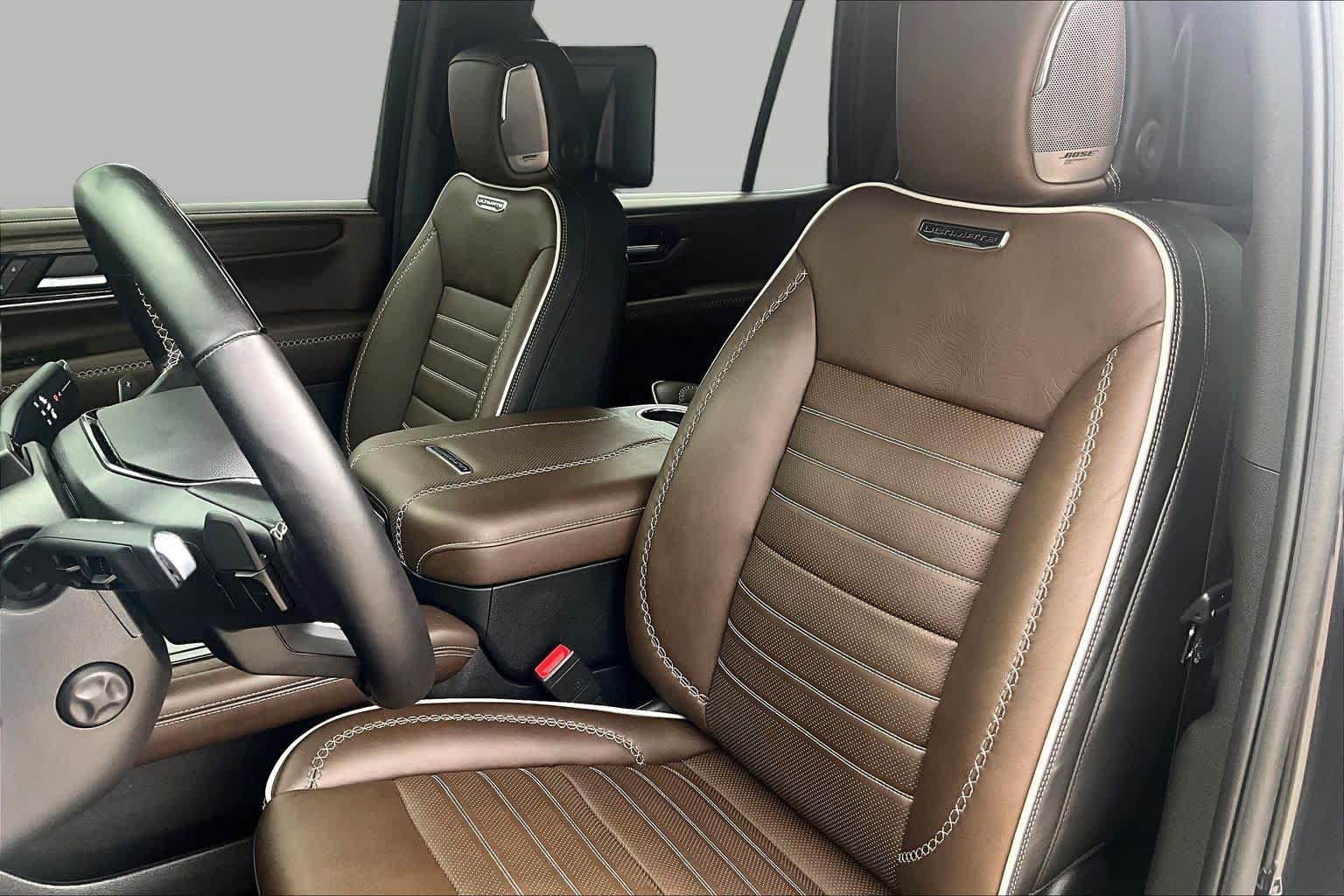 Used 2025 GMC Yukon Denali Ultimate w/ LPO, Floor Liner Package AWD/4WD image 8