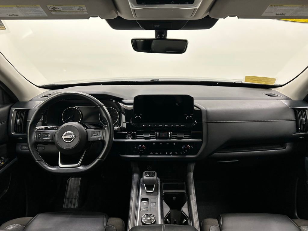 Used 2024 Nissan Pathfinder SL image 16