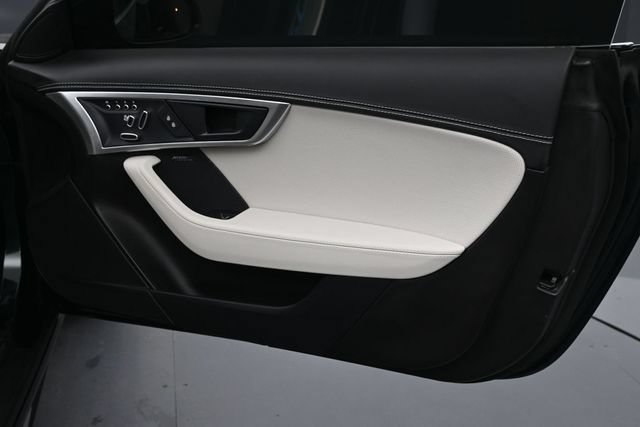 Used 2023 Jaguar F-TYPE R-Dynamic AWD/4WD image 11