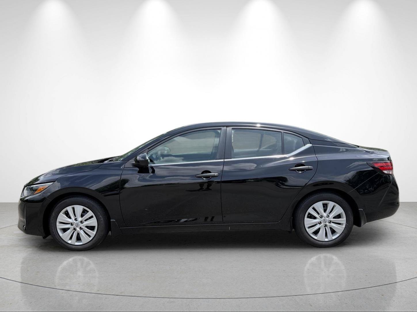 Used 2024 Nissan Sentra S FWD image 2