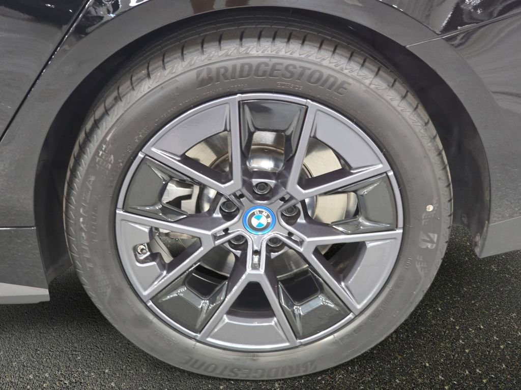 Used 2023 BMW i4 eDrive35 w/ Premium Package image 29