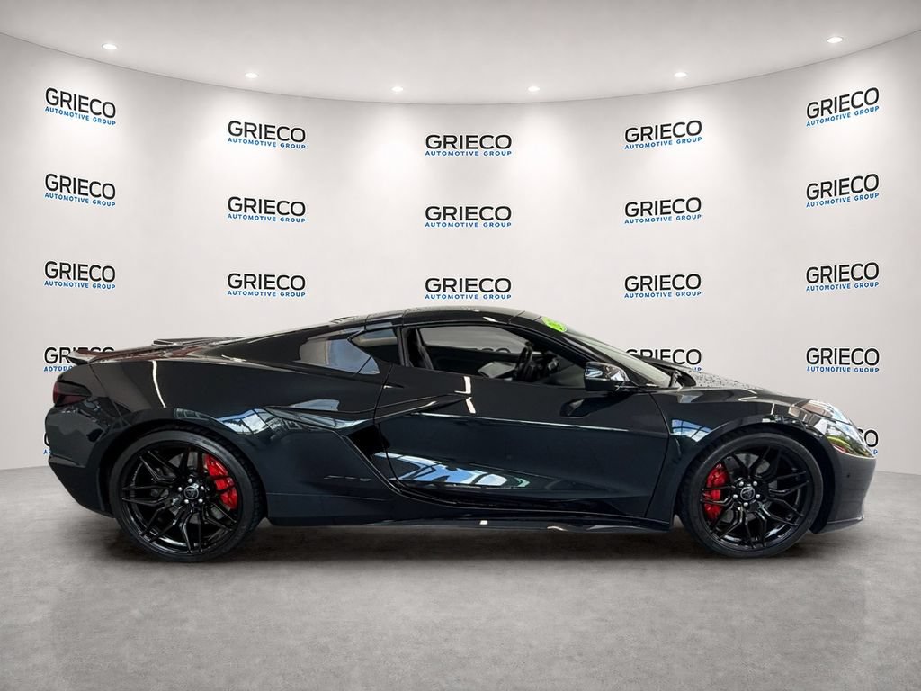 Used 2024 Chevrolet Corvette Z06 RWD image 8