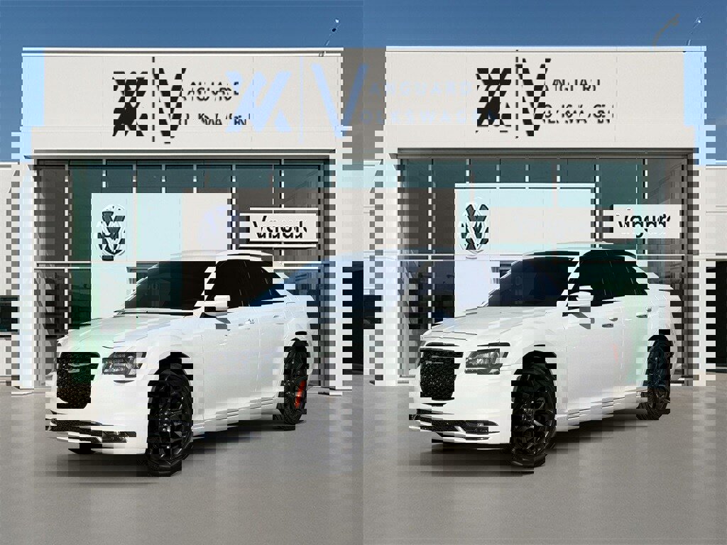 Used 2019 Chrysler 300 S video 1