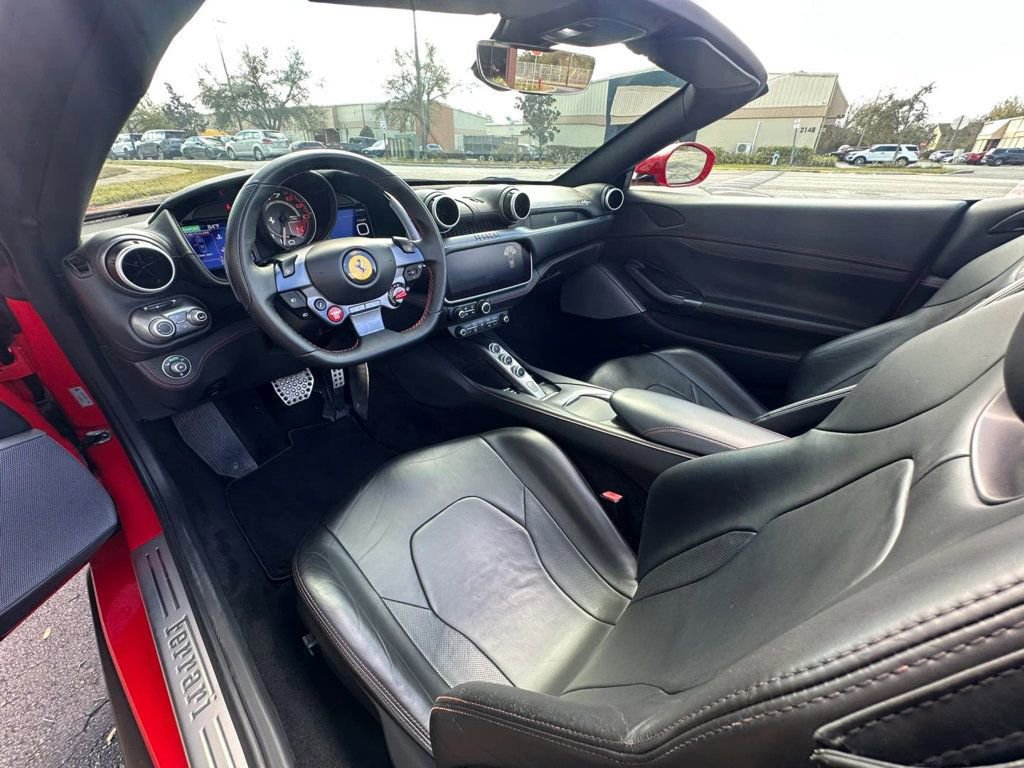 Used 2019 Ferrari Portofino image 11