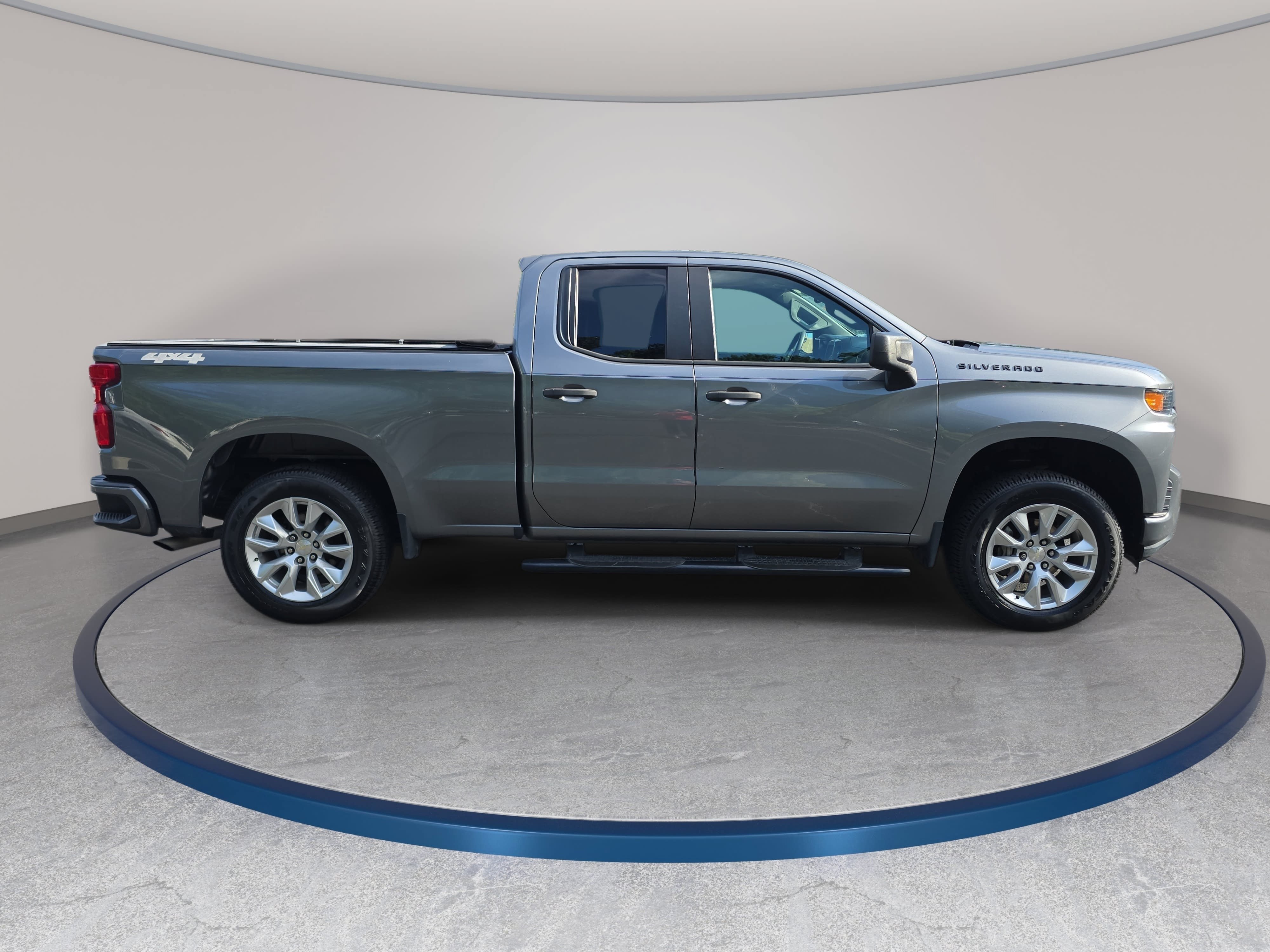 Used 2022 Chevrolet Silverado 1500 Custom AWD/4WD image 4