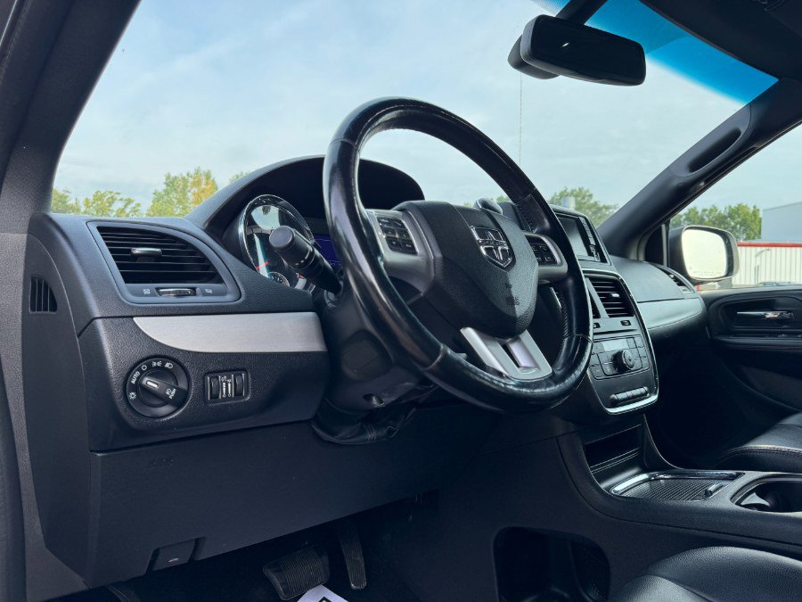 Used 2019 Dodge Grand Caravan GT image 14