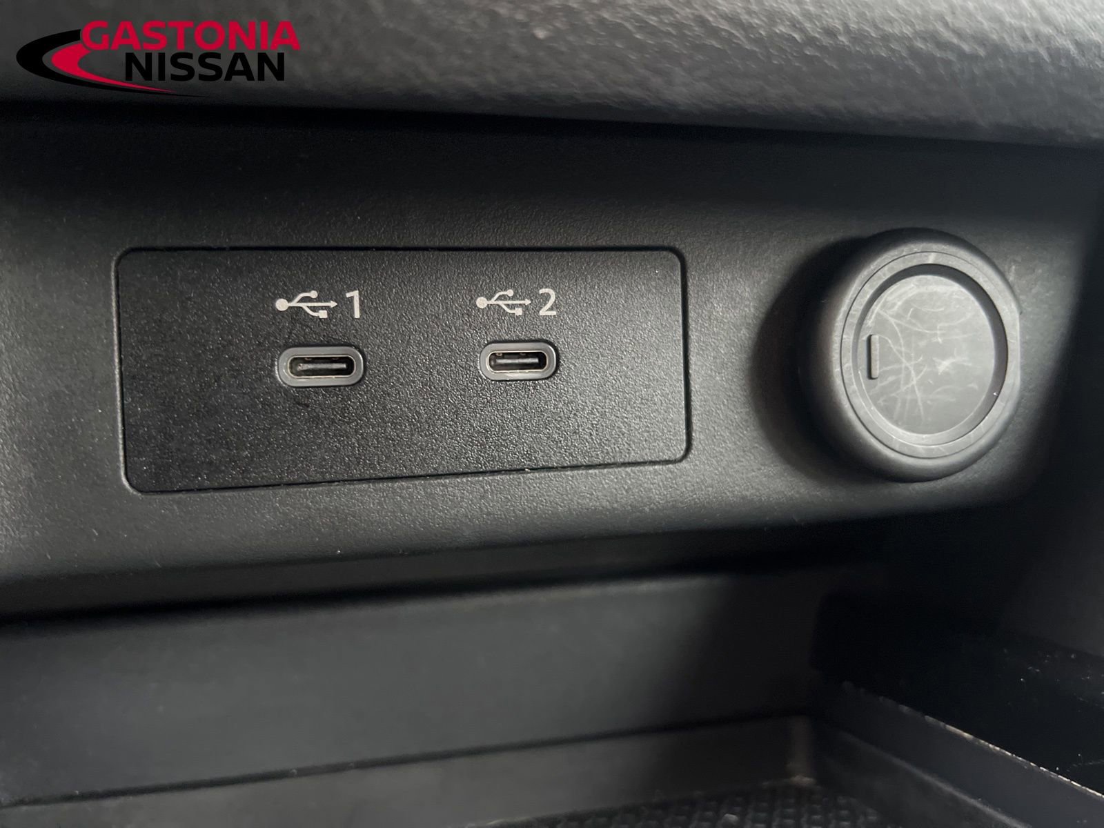 Used 2024 Nissan Rogue S image 44