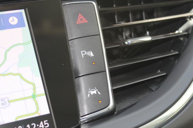 Used 2023 Buick Enclave Essence w/ Sound and Sites Package AWD/4WD image 41