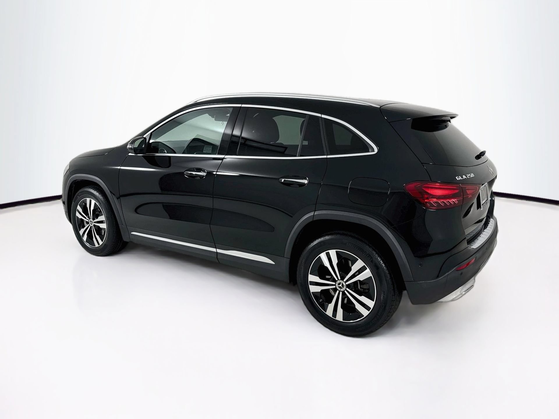 Certified 2025 Mercedes-Benz GLA 250 image 6