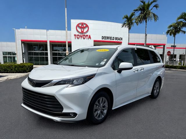 Certified 2026 Toyota Sienna XLE FWD image 3