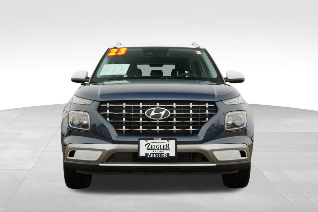 Certified 2023 Hyundai Venue Limited w/ Cargo Package image 2