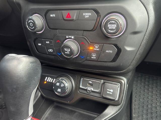 Used 2020 Jeep Renegade Trailhawk w/ Premium Leather Group image 24