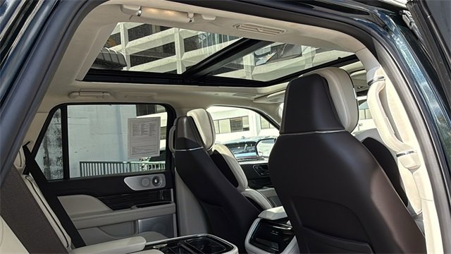 Used 2023 Lincoln Navigator Black Label image 8