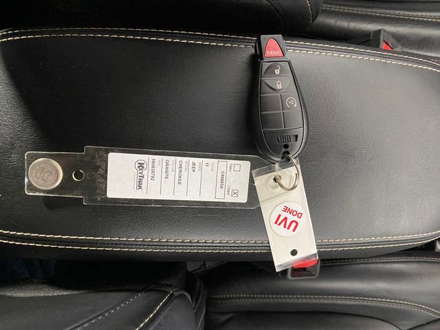 Used 2017 Jeep Cherokee Latitude w/ True North Edition image 30