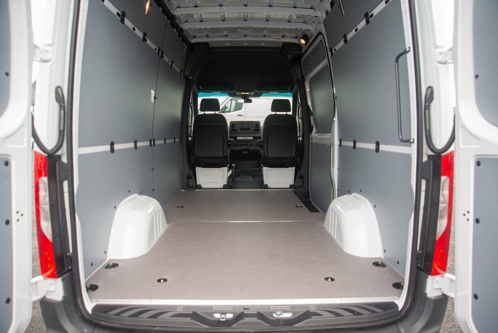 Used 2025 Mercedes-Benz Sprinter 2500 image 34