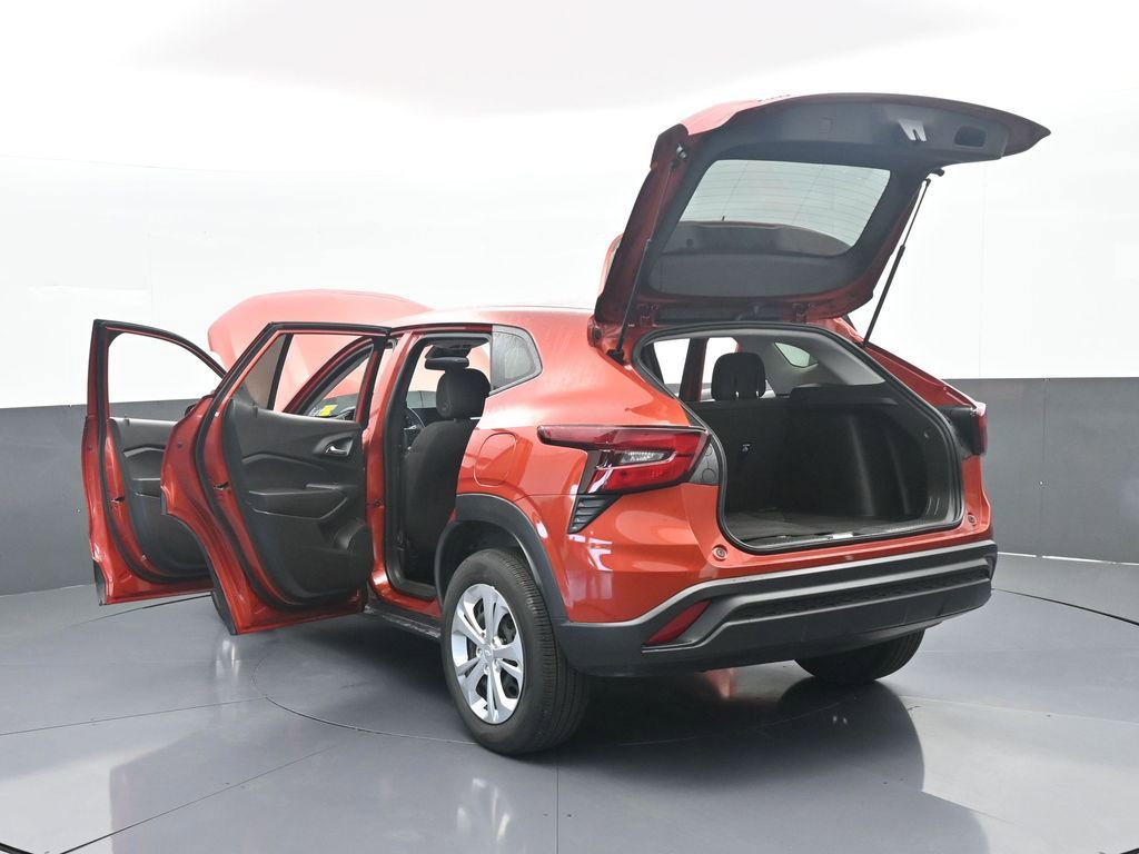 Used 2024 Chevrolet Trax LS image 70