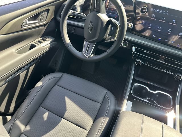 New 2026 Chevrolet Traverse LT w/ Midnight/Sport Edition AWD/4WD image 17