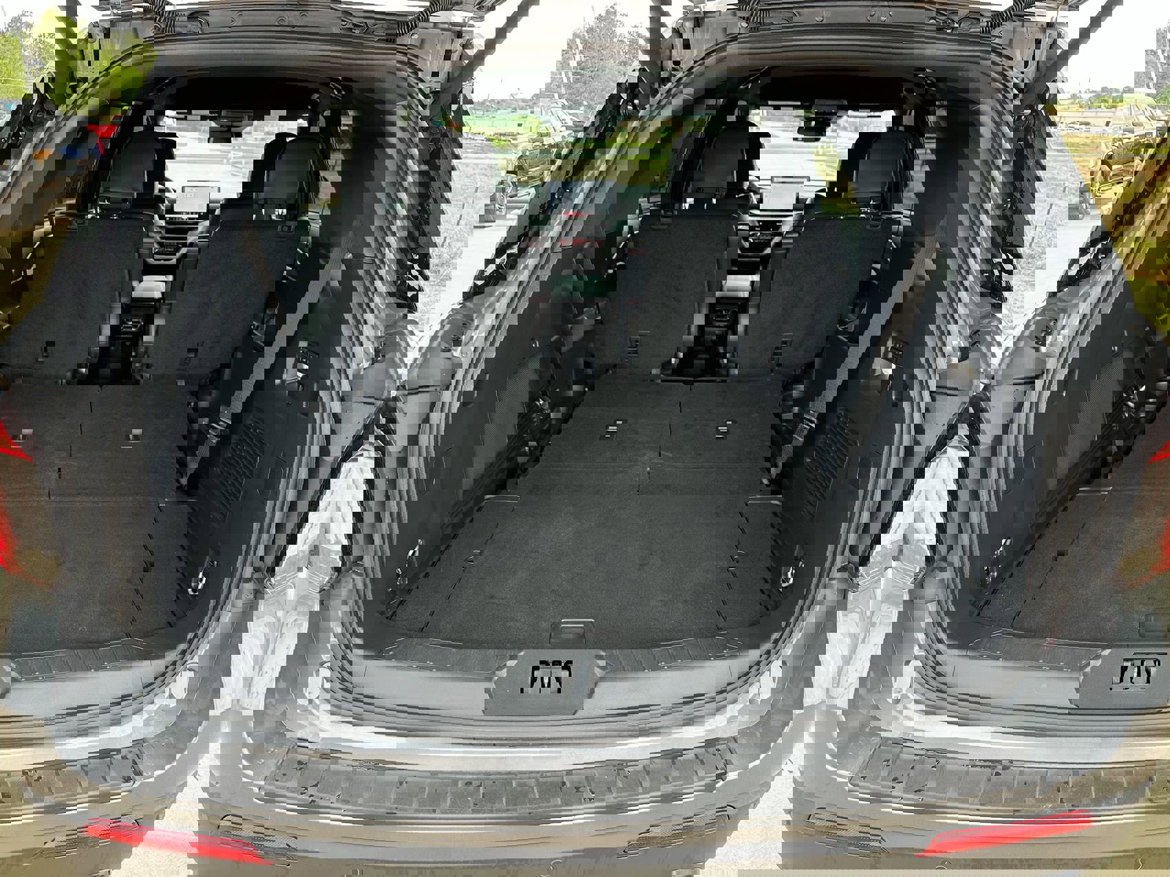 Used 2025 Ford Explorer ST-Line w/ Premium Package image 24