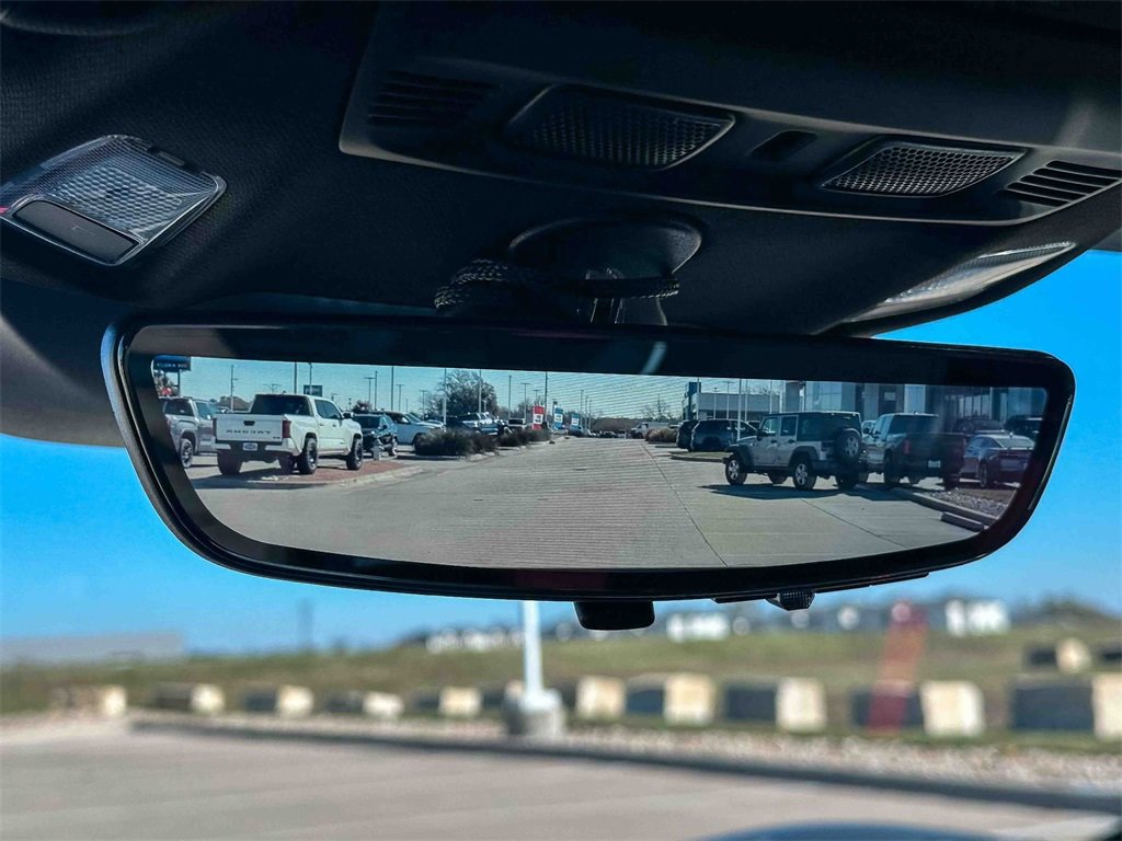 Used 2024 Chevrolet Corvette Stingray Preferred Cpe w/ Z51 Performance Package image 31