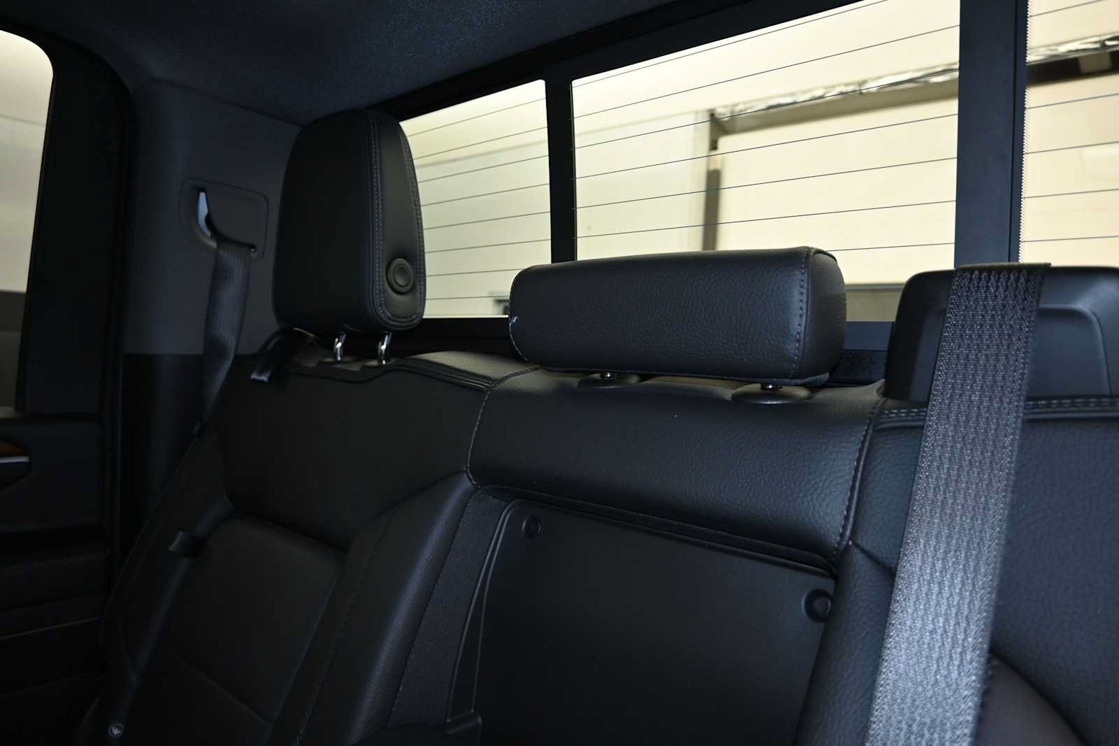Used 2024 GMC Sierra 3500 Denali w/ Denali Reserve Package AWD/4WD image 24