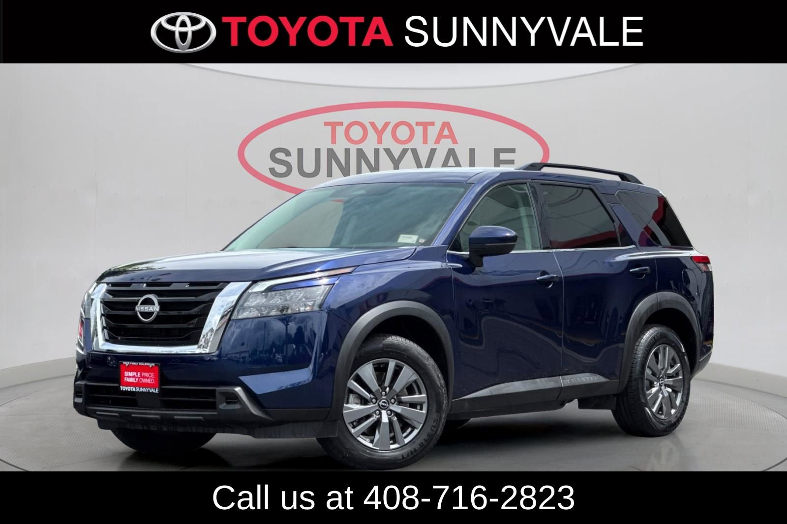 Used 2025 Nissan Pathfinder SV FWD image 1