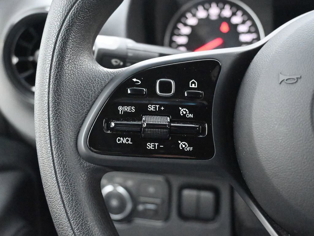 Used 2024 Mercedes-Benz Sprinter 2500 image 34
