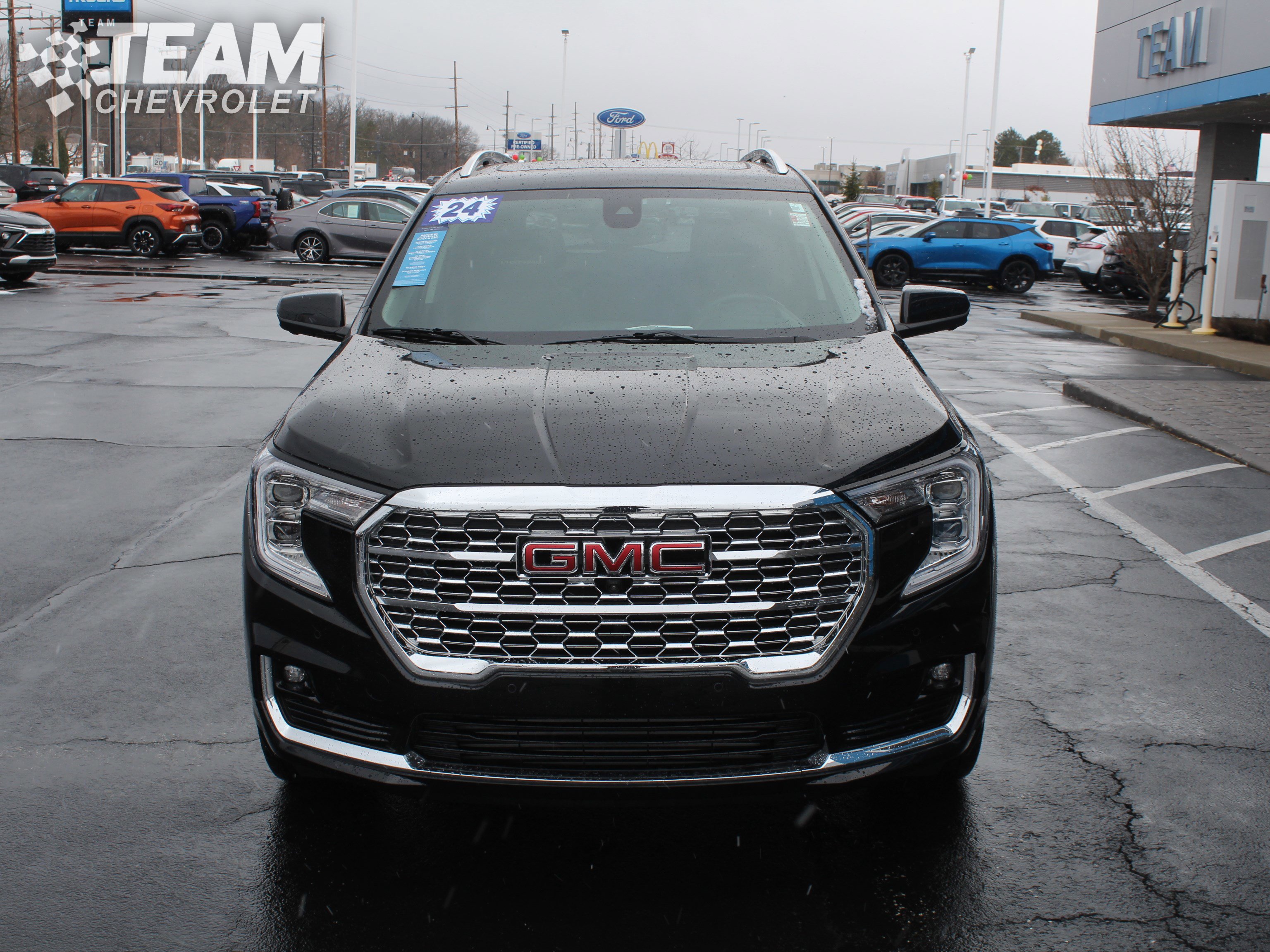 Certified 2024 GMC Terrain Denali w/ Black Diamond Edition image 9