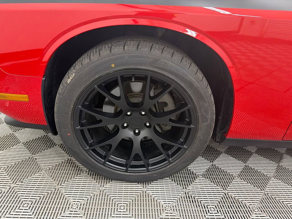 Used 2010 Dodge Challenger R/T image 12