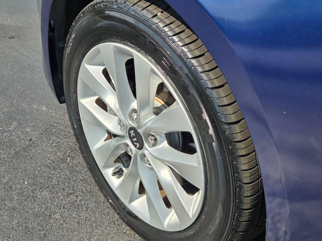 Used 2017 Kia Optima LX FWD image 10