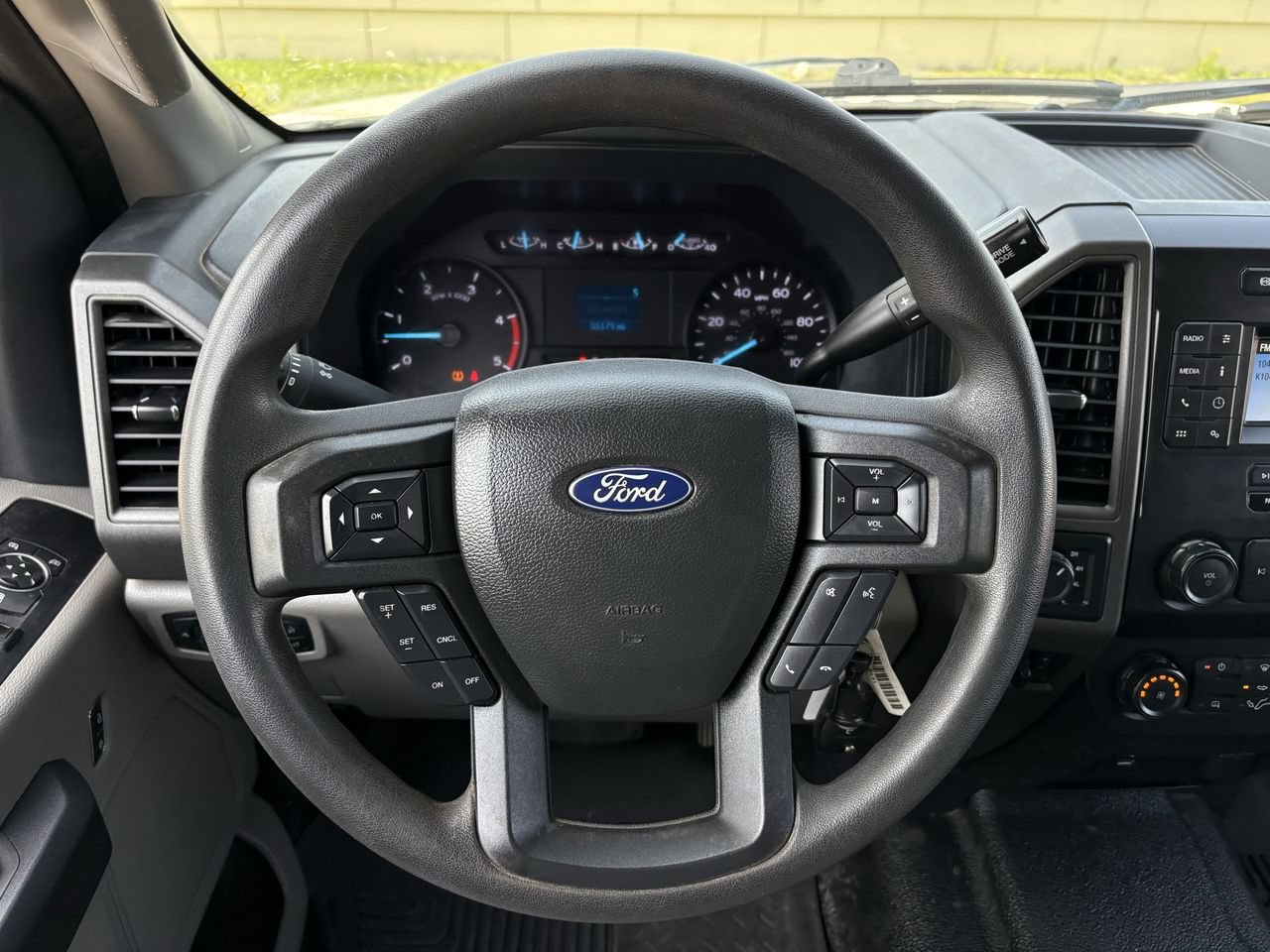 Used 2022 Ford F250 XL w/ Power Equipment Group AWD/4WD image 14