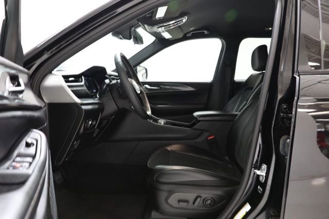 Used 2023 Jeep Grand Cherokee L Laredo AWD/4WD image 17
