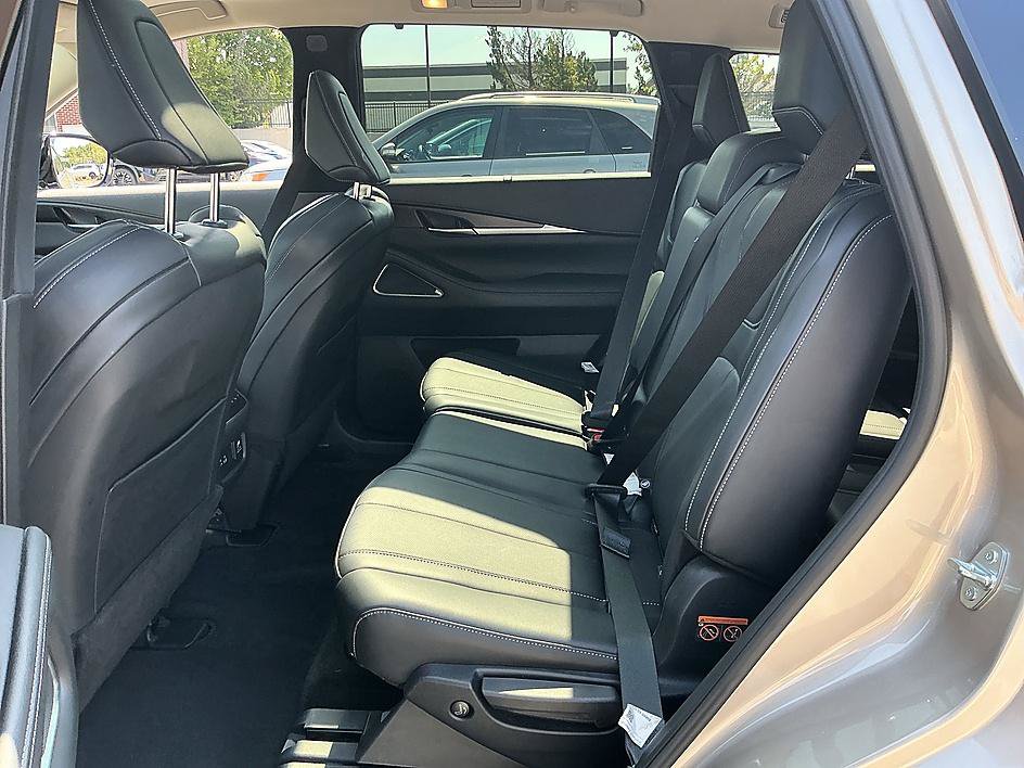 Used 2025 INFINITI QX60 Sensory w/ Vision Package AWD/4WD image 25