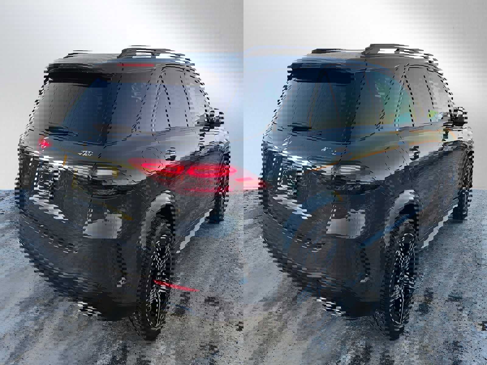 New 2026 Mercedes-Benz GLE 350 4MATIC image 3