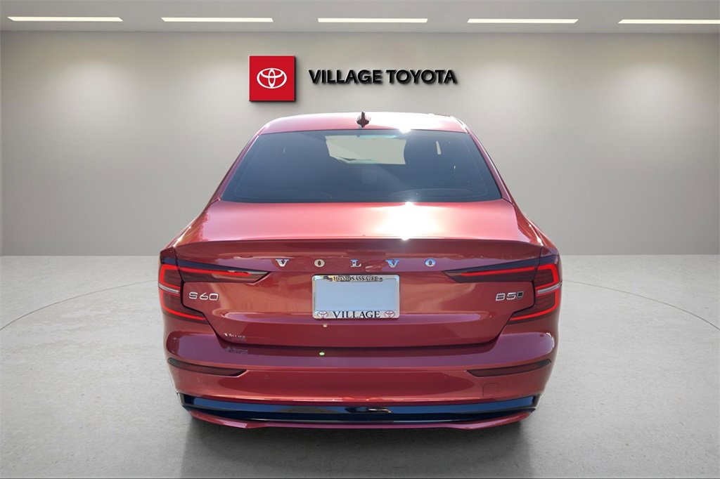 Used 2024 Volvo S60 B5 Plus w/ Climate Package image 4