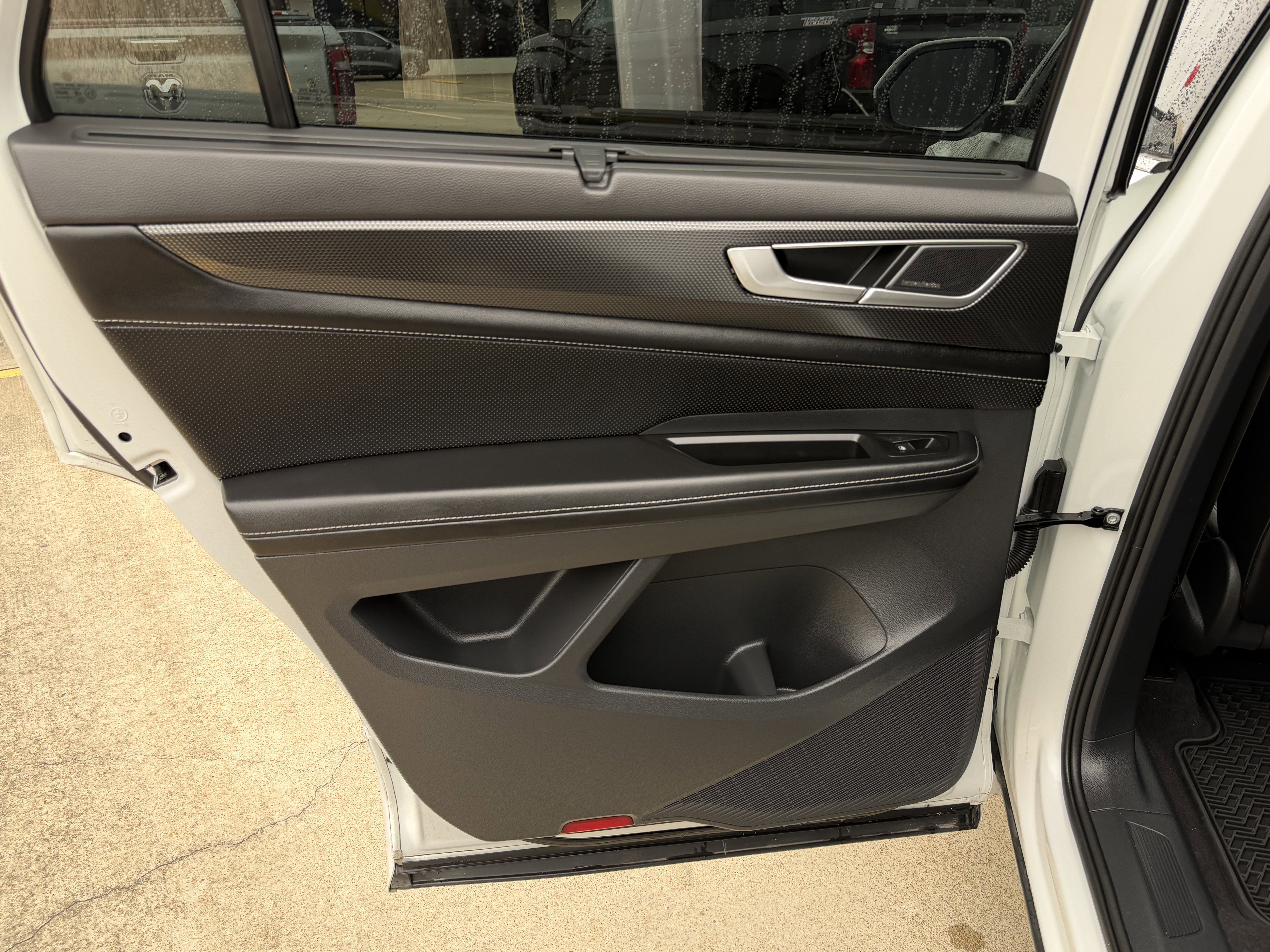 Used 2024 Volkswagen Atlas Cross Sport SEL Premium R-Line image 14