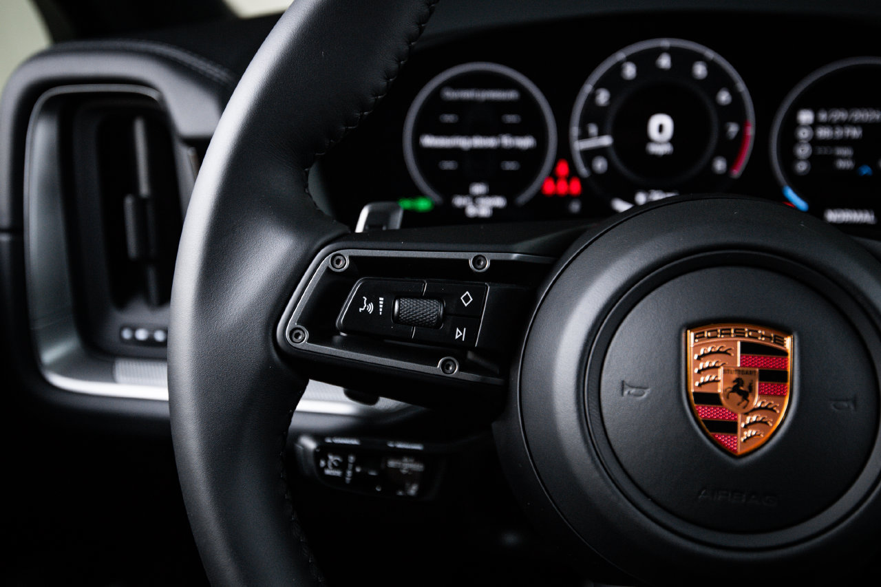 New 2026 Porsche Cayenne S AWD/4WD image 17