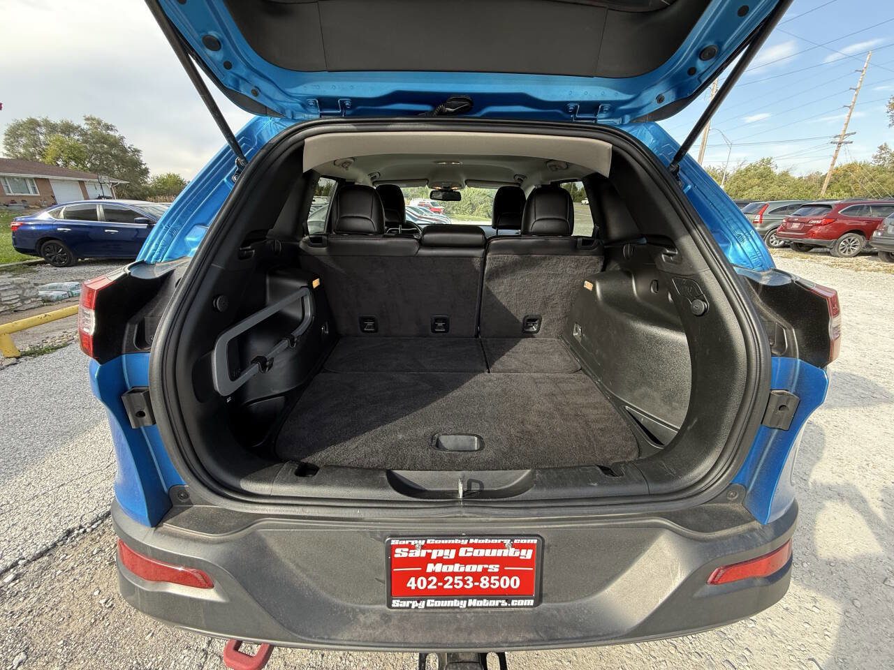 Used 2017 Jeep Cherokee Trailhawk w/ Cold Weather Group image 22