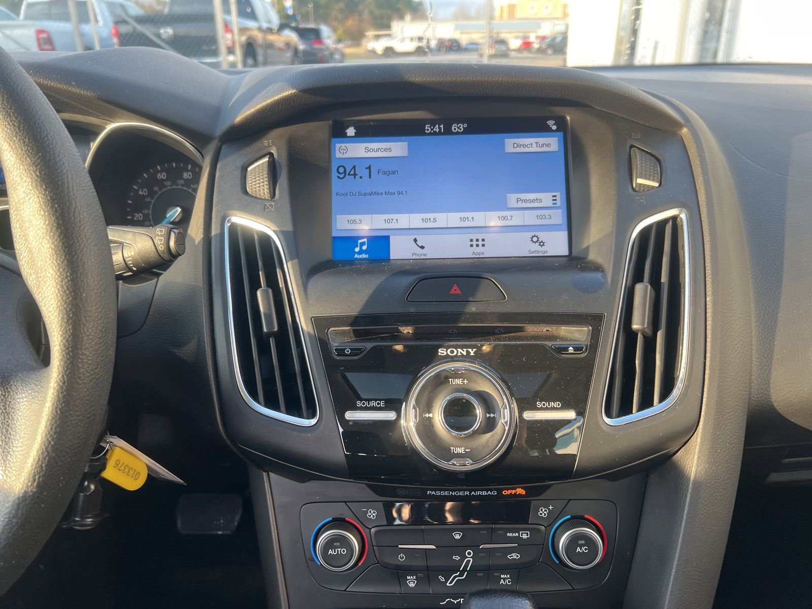 Used 2017 Ford Focus SEL image 10