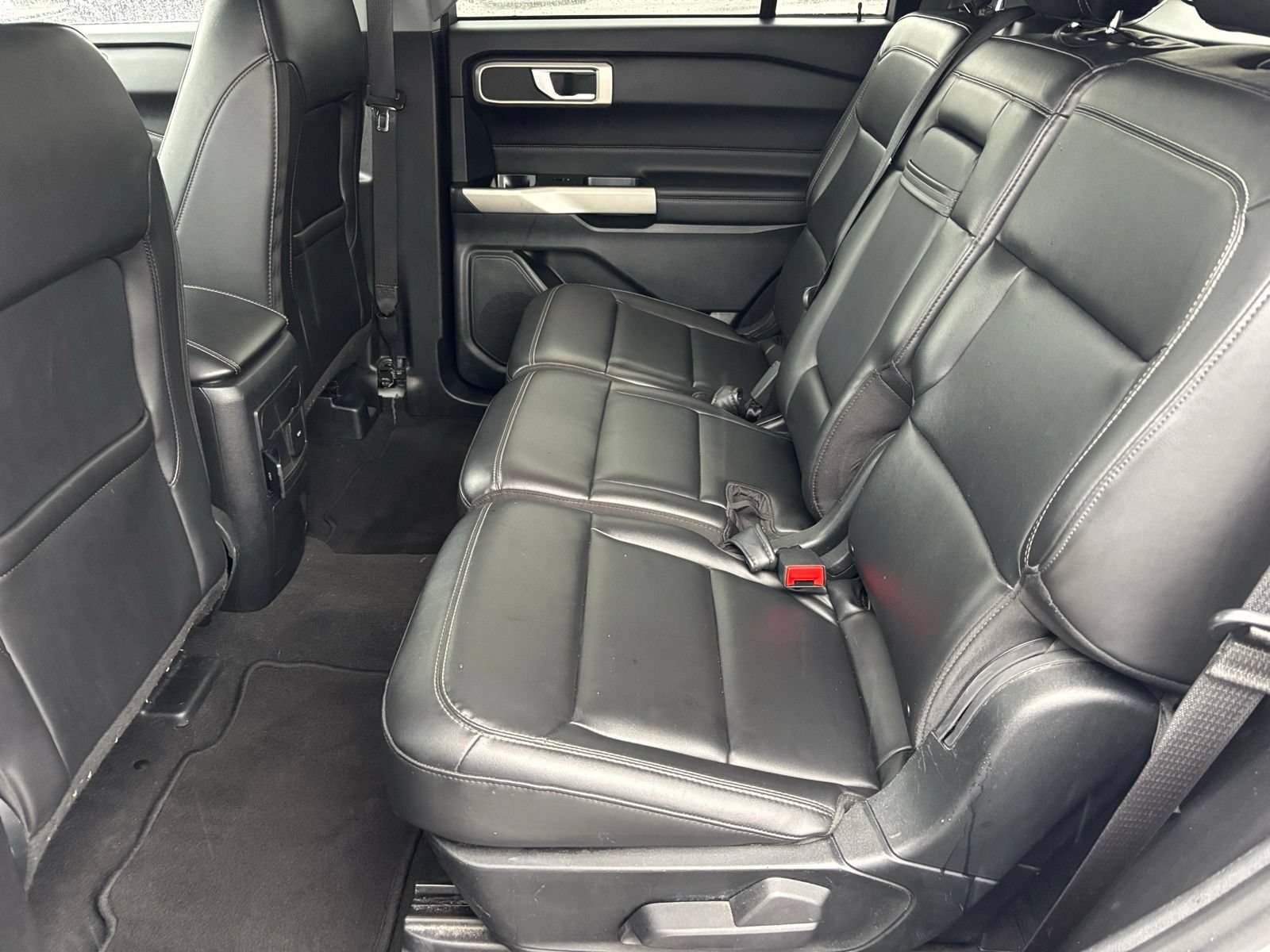 Used 2023 Ford Explorer XLT w/ Equipment Group 202A AWD/4WD image 20