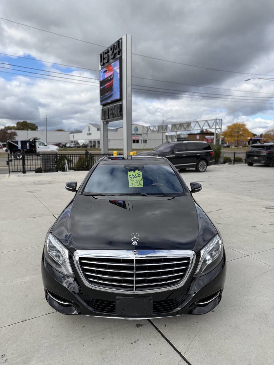 Used 2015 Mercedes-Benz S 550 4MATIC Sedan image 3
