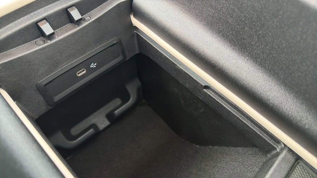 Used 2024 Mercedes-Benz GLS 450 4MATIC image 32