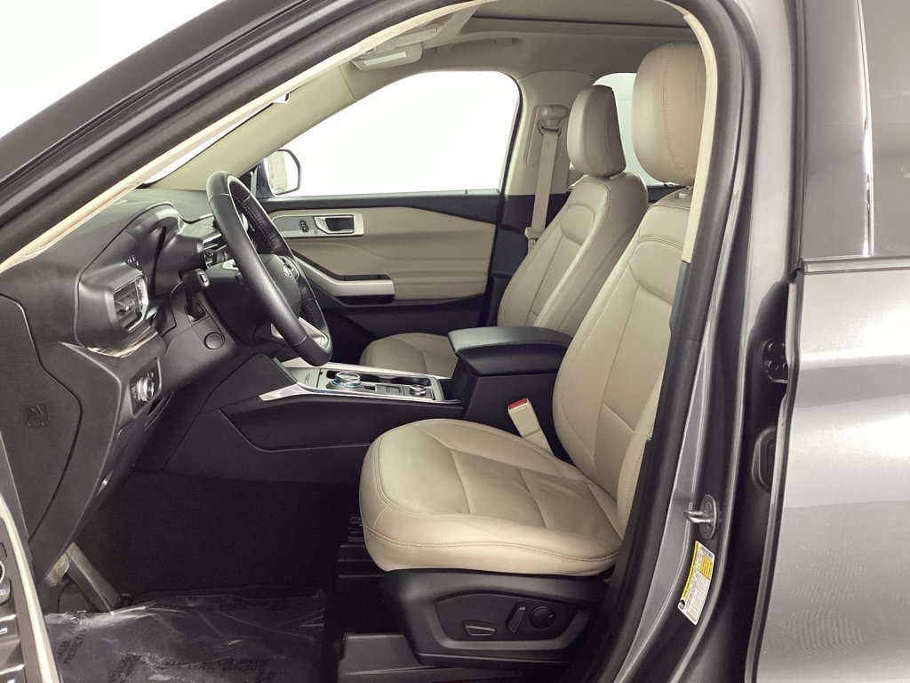 Used 2023 Ford Explorer Limited w/ Equipment Group 301A AWD/4WD image 19