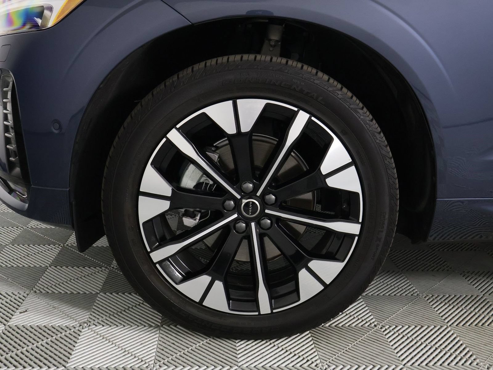 Certified 2026 Volvo XC60 B5 Plus w/ Protection Package Premier AWD/4WD image 28