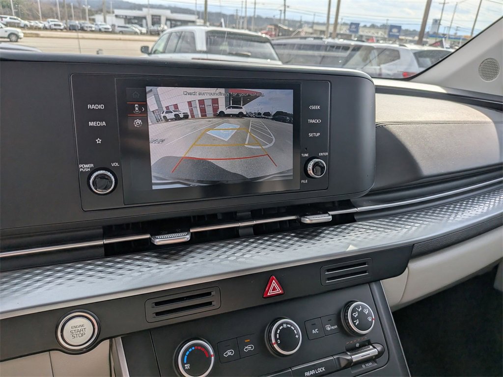 Used 2024 Kia Carnival LX image 18