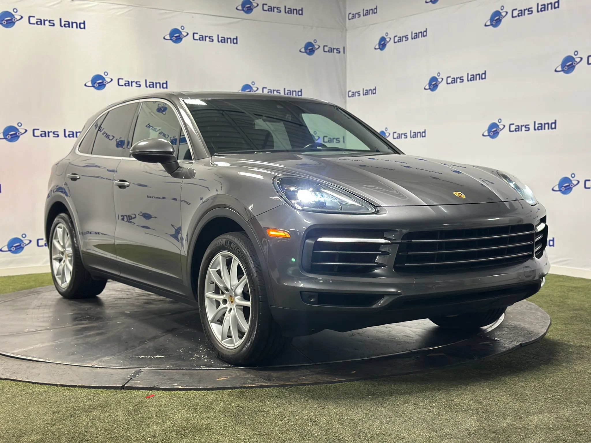 Used 2022 Porsche Cayenne AWD/4WD image 1