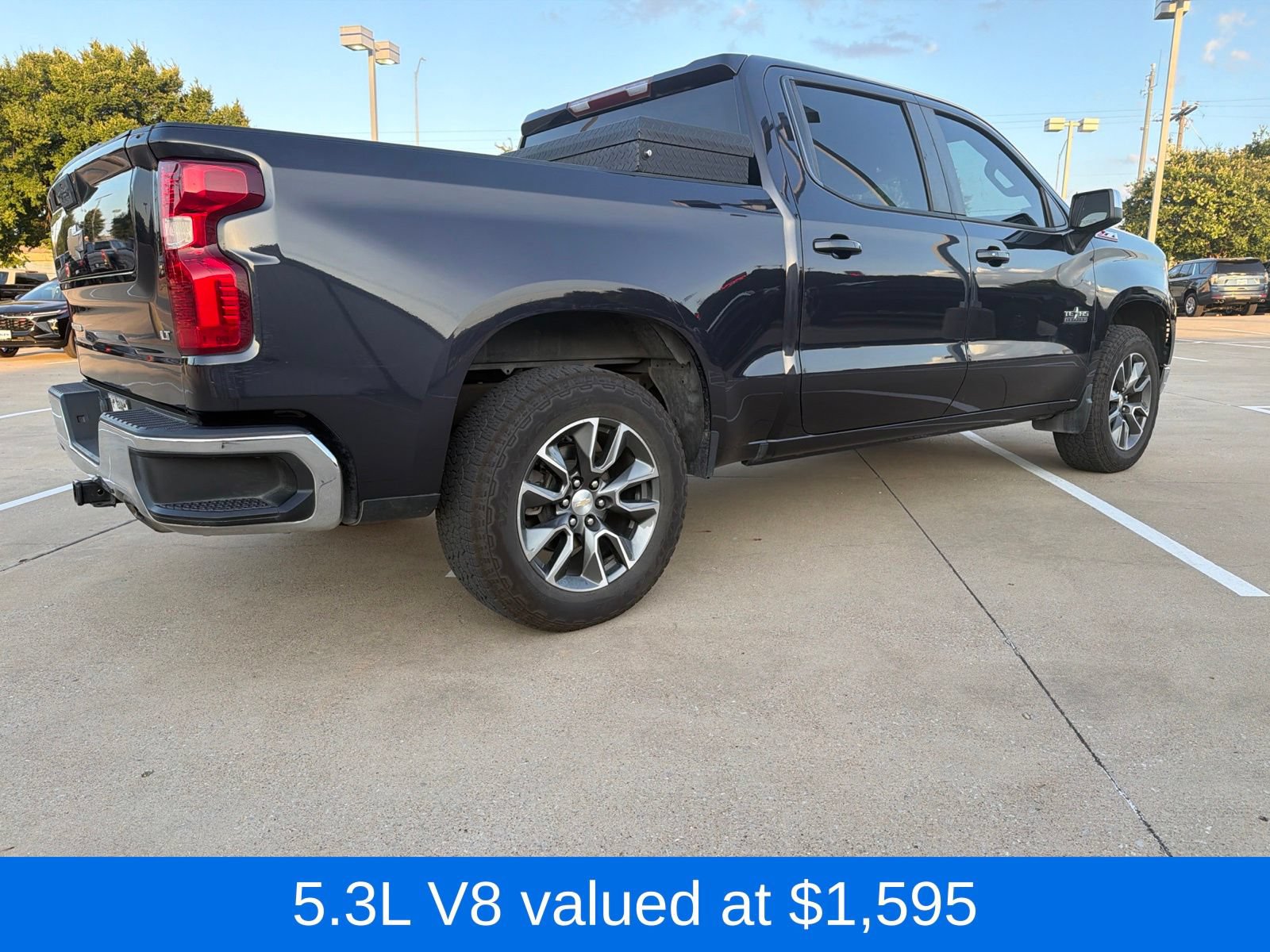 Used 2023 Chevrolet Silverado 1500 LT w/ Z71 Off-Road Package AWD/4WD video 3